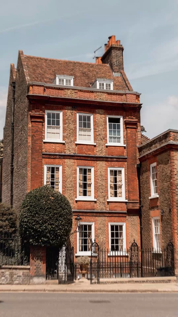 Yasmeen Creative property marketing showreel - luxury London interiors